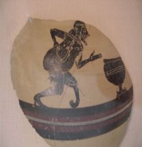 Un homme au pied bot représenté sur un vase grec